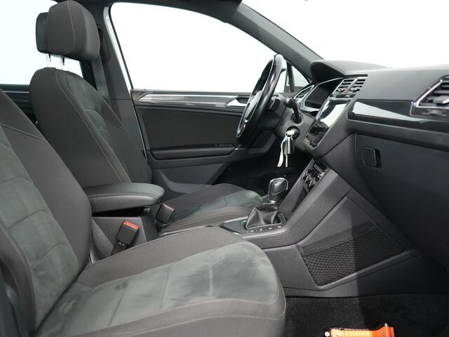 Volkswagen TIGUAN 1.4 TSI ACT Comfortline Business R-Line | 360 Camera | Matrix | HUD | Pano | Trekhaak |
