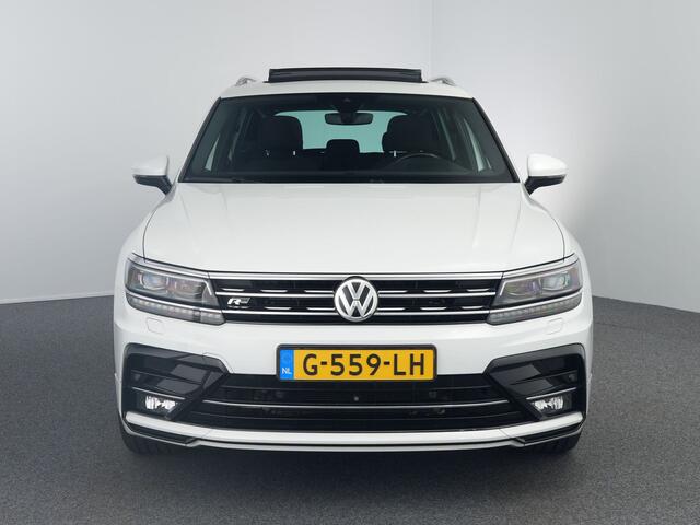 Volkswagen TIGUAN 1.4 TSI ACT Comfortline Business R-Line | 360 Camera | Matrix | HUD | Pano | Trekhaak |