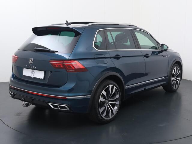 Volkswagen TIGUAN 1.5 TSI R-Line Business+ | 150 PK | Trekhaak | Elektrisch Panorama dak | Stoelverwarming