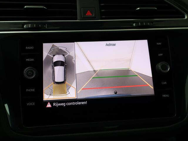 Volkswagen TIGUAN 1.5 TSI R-Line Business+ | 150 PK | Trekhaak | Elektrisch Panorama dak | Stoelverwarming