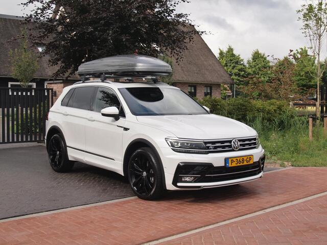 Volkswagen TIGUAN 2.0 TSI 4Motion Highline | R-Line | Panoramadak | Camera | Trekhaak | Apple Carplay | Dakkoffer |