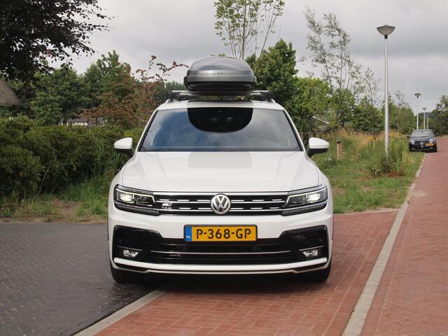 Volkswagen TIGUAN 2.0 TSI 4Motion Highline | R-Line | Panoramadak | Camera | Trekhaak | Apple Carplay | Dakkoffer |