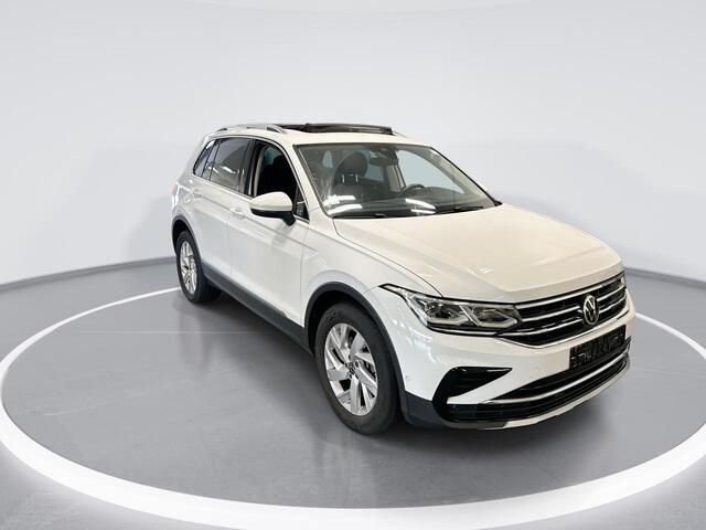 Volkswagen TIGUAN 1.4 Tsi 245pk DSG eHybrid Elegance · Panoramadak · Camera · Apple/Android Car Play · Navi · P-Sensoren · 18'' Inch ·