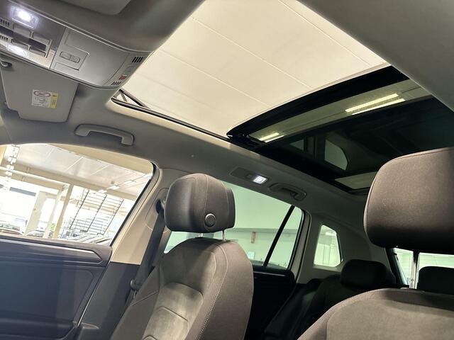 Volkswagen TIGUAN 1.4 Tsi 245pk DSG eHybrid Elegance · Panoramadak · Camera · Apple/Android Car Play · Navi · P-Sensoren · 18'' Inch ·