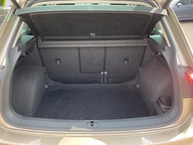 Volkswagen TIGUAN 1.4 TSI DSG COMFORTLINE TREKHAAK/CAMERA/ACC/CARPLAY/LED/STOELVERW/E-KLEP