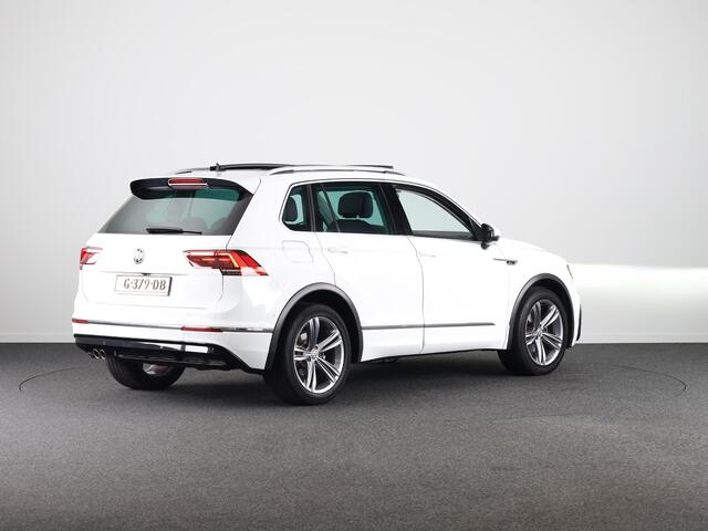 Volkswagen TIGUAN 1.5 TSI ACT Highline 150PK | Automaat (DSG) | R-Line | Panoramadak | Leder interieur | Camera | Digitaal dashboard