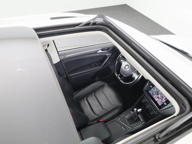 Volkswagen TIGUAN 1.5 TSI ACT Highline 150PK | Automaat (DSG) | R-Line | Panoramadak | Leder interieur | Camera | Digitaal dashboard