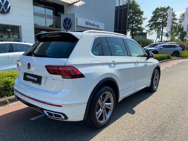 Volkswagen TIGUAN 1.4 TSI eHybrid R-Line Business+ / Panoramadak / 19" LMV / IQ LED Matrix / Navi / Camera / Keyless / Alarm / Stuur en Stoelverwarming / Dode Hoek