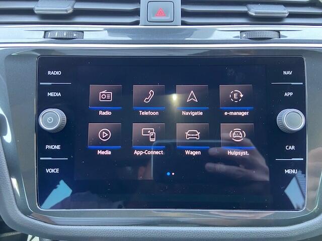 Volkswagen TIGUAN 1.4 TSI eHybrid R-Line Business+ / Panoramadak / 19" LMV / IQ LED Matrix / Navi / Camera / Keyless / Alarm / Stuur en Stoelverwarming / Dode Hoek