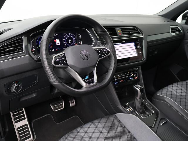 Volkswagen TIGUAN 1.4 TSI eHybrid R-Line Business | 245 PK | SoH 100% | Automaat | Trekhaak wegklapbaar | Stoelverwarming | R-line interieur | Panoramadak |