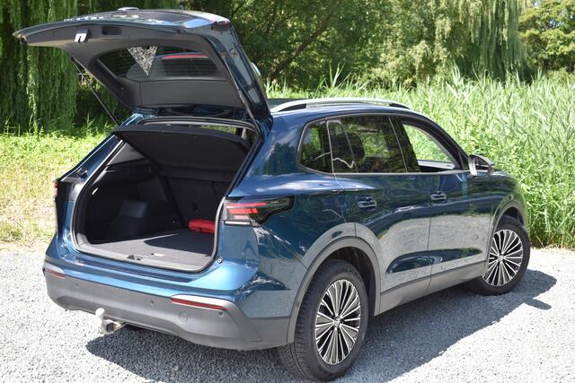 Volkswagen TIGUAN 1.5 eTSI LIFE TREKHAAK | CAMERA | STUUR VERW.