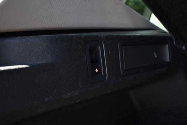 Volkswagen TIGUAN 1.5 eTSI LIFE TREKHAAK | CAMERA | STUUR VERW.