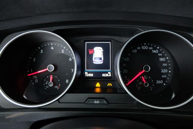 Volkswagen TIGUAN 1.4 TSI Comfortline | TREKHAAK | ADAP. CRUISE | STOEL-STUURVERW. | CARPLAY |