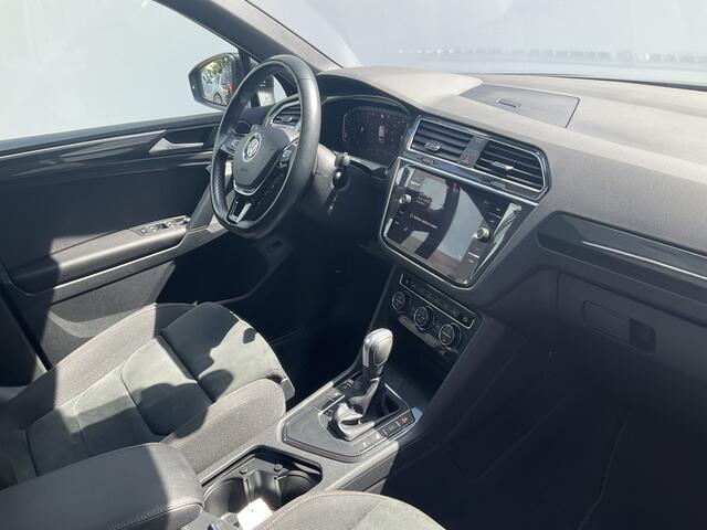 Volkswagen TIGUAN 1.5 TSI ACT R-line Automaat Pano.dak Trekhaak Stoelverw+Massage Keyless Vol opties!
