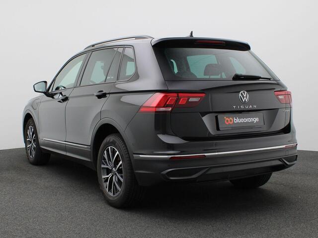 Volkswagen TIGUAN 1.4 TSI PHEV Life Business 360 graden camera, Elek. achterklep, Adaptive Cruise Control, Ergo-active stoelen, Getint glas, Navigatie