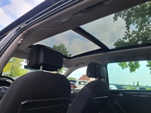 Volkswagen TIGUAN 1.5 TSI 150 Pk ACT Highline Dsg-7 Pano Digitaal dashboard