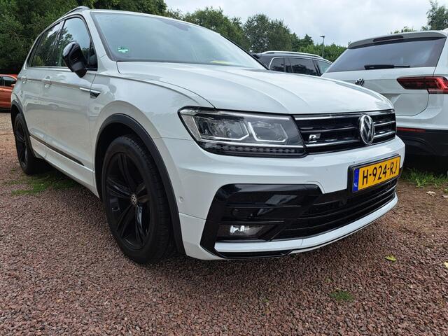 Volkswagen TIGUAN 1.5 TSI 150 Pk ACT R-Line Black Edition Pano Virtual Alcantara