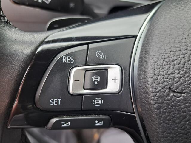 Volkswagen TIGUAN 1.5 TSI 150 Pk ACT R-Line Black Edition Pano Virtual Alcantara