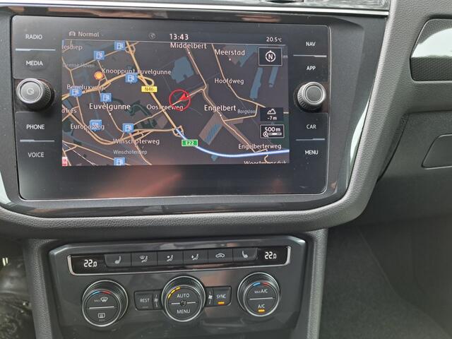 Volkswagen TIGUAN 1.5 TSI 150 Pk ACT R-Line Black Edition Pano Virtual Alcantara