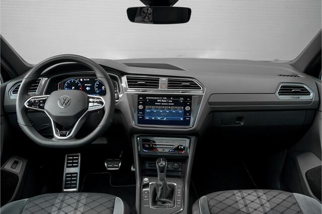 Volkswagen TIGUAN 1.5 TSI R-Line Black Style Pano Camera Trekhaak 20"