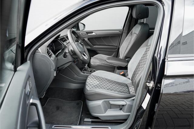 Volkswagen TIGUAN 1.5 TSI R-Line Black Style Pano Camera Trekhaak 20"