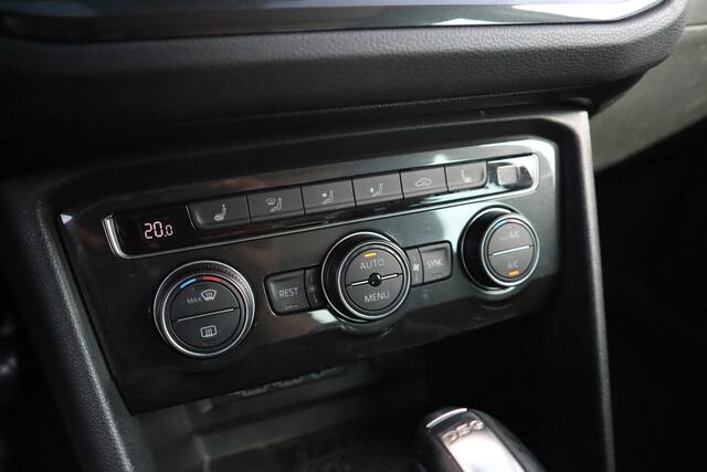 Volkswagen TIGUAN 1.5 TSI R-Line Highline Panorama / Camera / Digital dash / Adaptieve cruise / 19inch
