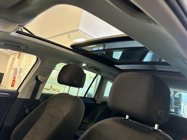 Volkswagen TIGUAN 1.4 Tsi 245pk DSG eHybrid Elegance · 360 Camera · Panoramadak · Elek. Trekhaak · Apple/Android Car Play · IQ.Light · Navi · 18'' Inch ·