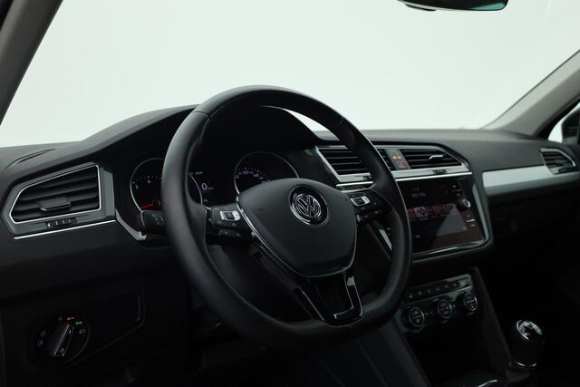 Volkswagen TIGUAN 1.5 TSI Life Business | Adapt. Cruise | Camera | Trekhaak | Keyless | 18'' | Navi | Stoelverw.
