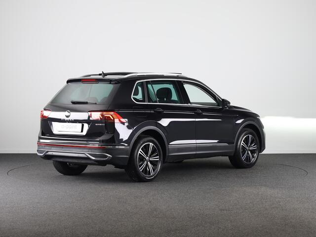 Volkswagen TIGUAN 1.4 TSI eHybrid Elegance 245 pk Automaat (DSG) | Navigatie | Panoramadak | Elektr. trekhaak | Parkeersensoren (Park assist) | Rondomzicht camera | Matrix LED koplampen |