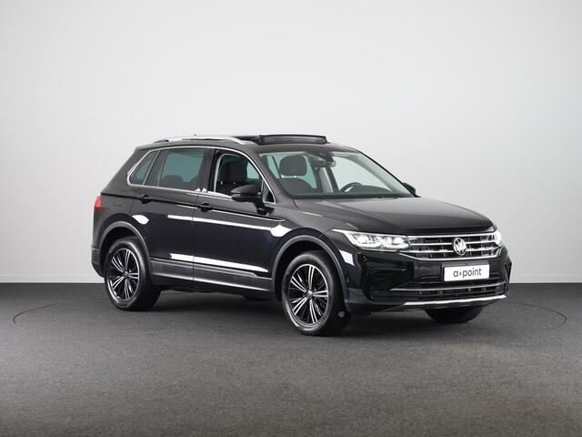 Volkswagen TIGUAN 1.4 TSI eHybrid Elegance 245 pk Automaat (DSG) | Navigatie | Panoramadak | Elektr. trekhaak | Parkeersensoren (Park assist) | Rondomzicht camera | Matrix LED koplampen |