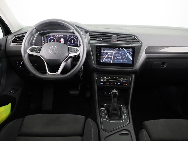 Volkswagen TIGUAN 1.4 TSI eHybrid Elegance 245 pk Automaat (DSG) | Navigatie | Panoramadak | Elektr. trekhaak | Parkeersensoren (Park assist) | Rondomzicht camera | Matrix LED koplampen |