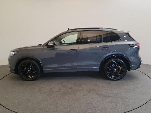 Volkswagen TIGUAN 1.5 TSI 150pk DSG/AUT R-Line Leder, Wegklapbare trekhaak, Panoramadak, 360 camera