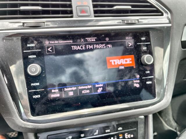 Volkswagen TIGUAN 1.4 TSI eHybrid 245PK DSG Elegance · Panoramadak · Camera · Trekhaak · Apple/Android Car Play · Navigatie ·