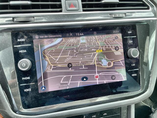 Volkswagen TIGUAN 1.4 TSI eHybrid 245PK DSG Elegance · Panoramadak · Camera · Trekhaak · Apple/Android Car Play · Navigatie ·