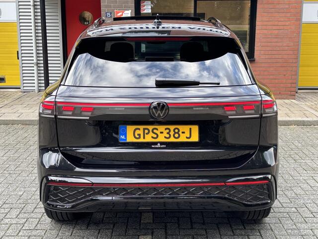 Volkswagen TIGUAN 1.5 eHybrid R-Line Edition Black Style Pano Head-up HK 20'' BTW