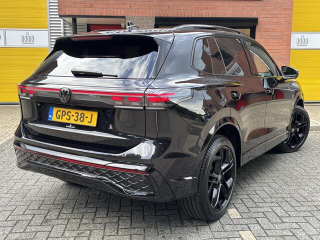 Volkswagen TIGUAN 1.5 eHybrid R-Line Edition Black Style Pano Head-up HK 20'' BTW