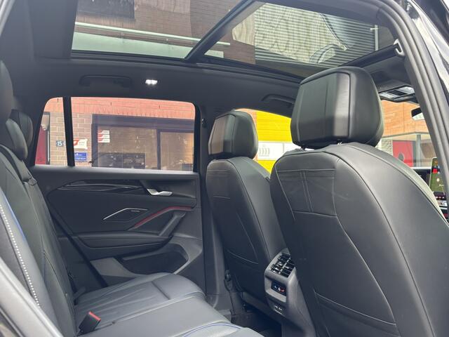 Volkswagen TIGUAN 1.5 eHybrid R-Line Edition Black Style Pano Head-up HK 20'' BTW
