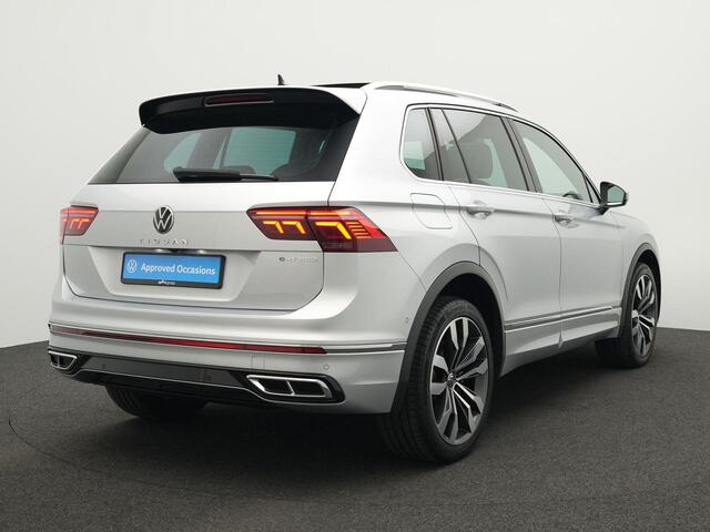 Volkswagen TIGUAN 1.4 TSI 245 pk DSG eHybrid R-Line Business | Panoramadak | Trekhaak | Rondomzicht camera | Adaptief onderstel | Stuur-/stoelverwarming