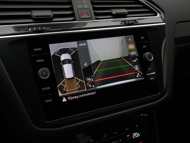 Volkswagen TIGUAN 1.4 TSI 245 pk DSG eHybrid R-Line Business | Panoramadak | Trekhaak | Rondomzicht camera | Adaptief onderstel | Stuur-/stoelverwarming