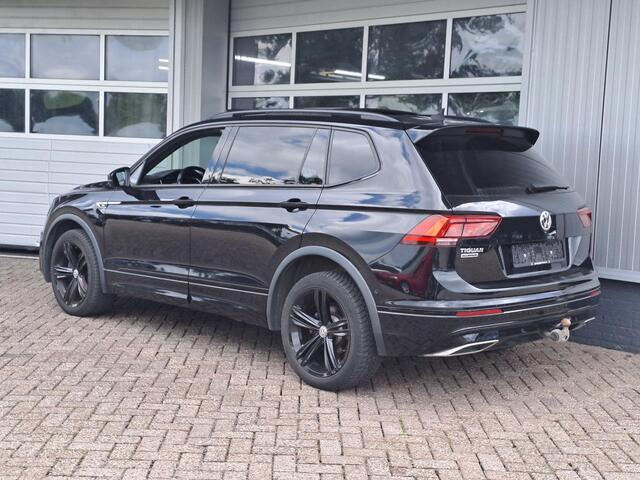 Volkswagen TIGUAN Allspace 1.5 TSI Highline Business R-line, 7-Persoons, Blackstyle, Trekhaak, Panoramadak,