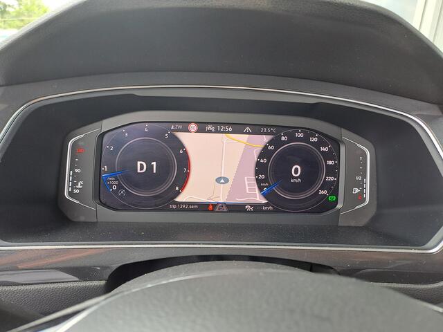 Volkswagen TIGUAN Allspace 1.5 TSI Highline Business R-line, 7-Persoons, Blackstyle, Trekhaak, Panoramadak,