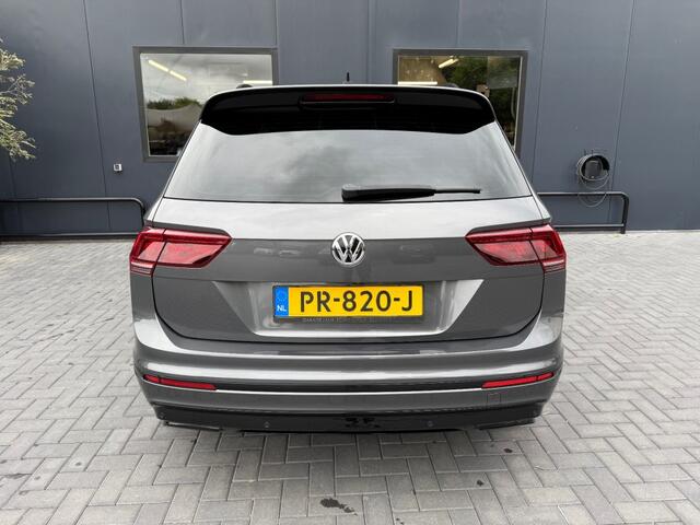 Volkswagen TIGUAN 2.0 TSI 4Motion R-Line High Line / Pano / Elek. Trekhaak / Leder / Apple CarPlay