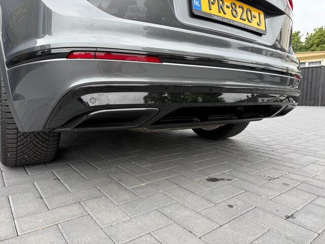 Volkswagen TIGUAN 2.0 TSI 4Motion R-Line High Line / Pano / Elek. Trekhaak / Leder / Apple CarPlay