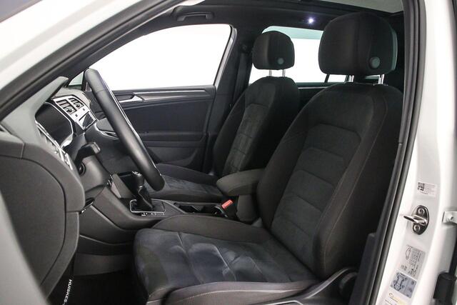 Volkswagen TIGUAN Comfortline Business 1.5 TSI 130pk Panoramadak, Elektrische achterklep, Adaptive cruise control, Achteruitrijcamera, Stoelverwarming, LED koplampen