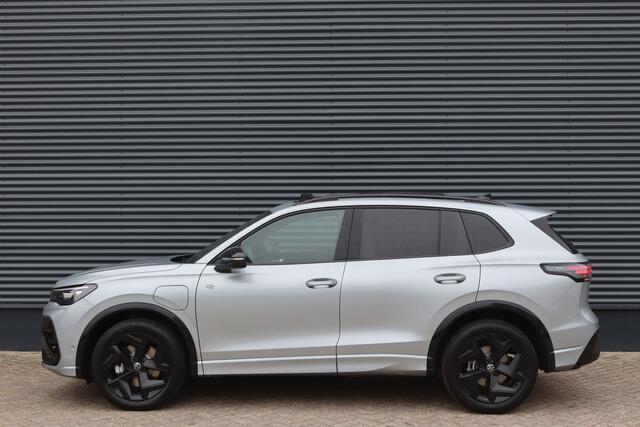 Volkswagen TIGUAN 1.5 eHybrid 272pk R-Line Black Style Pano/IQ.Light/360/Keyless/ACC/DCC/ErgoActive/Dodehoek/19"
