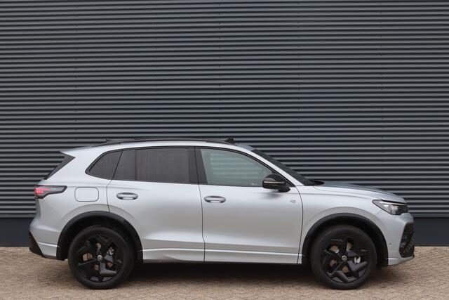 Volkswagen TIGUAN 1.5 eHybrid 272pk R-Line Black Style Pano/IQ.Light/360/Keyless/ACC/DCC/ErgoActive/Dodehoek/19"
