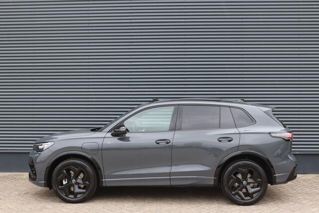 Volkswagen TIGUAN 1.5 eHybrid 272pk R-Line Black Style Pano/IQ.Light/360/Keyless/ACC/DCC/ErgoActive/Dodehoek/19"