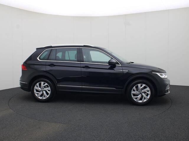 Volkswagen TIGUAN 1.5TSI/150PK Elegance DSG · App connect · Trekhaak · Camera + Parkeersensoren · Garantie tot januari 2026
