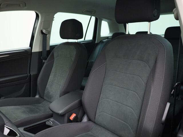 Volkswagen TIGUAN 1.5TSI/150PK Elegance DSG · App connect · Trekhaak · Camera + Parkeersensoren · Garantie tot januari 2026