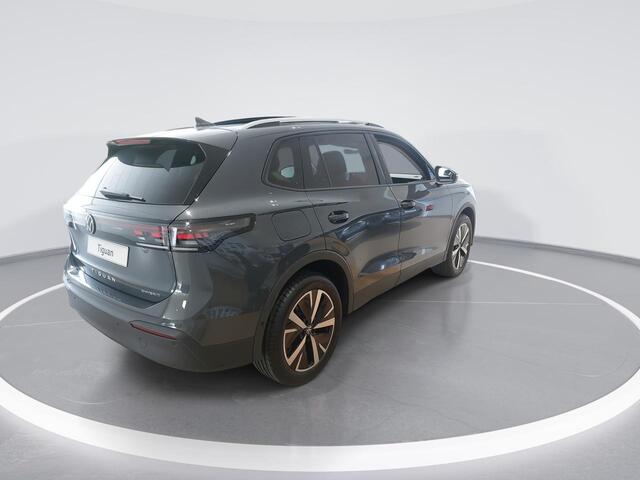 Volkswagen TIGUAN Life Edition 1.5 eHybrid 150 kW / 204 PK SUV 6 ver Panordamadak l 19" Catania l Led Matrix IQ Light
